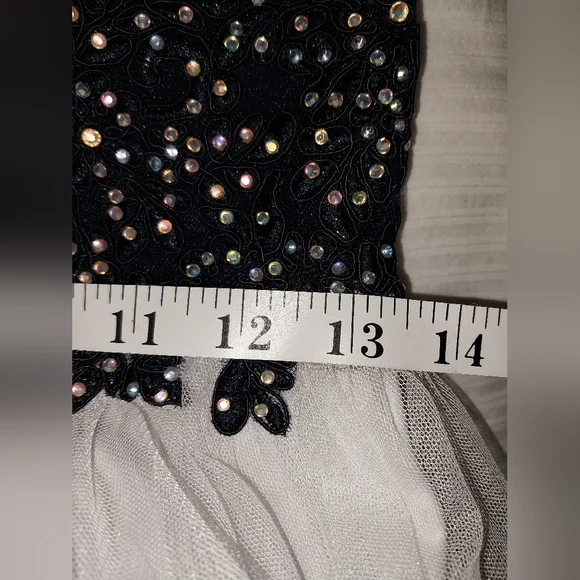 Blondie Nights by Stacy Sklar Navy Blue/ White Tulle Halter Formal Dress Size 7 - Picture 13 of 16